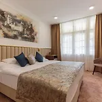 Palota Ξενοδοχείο 4*